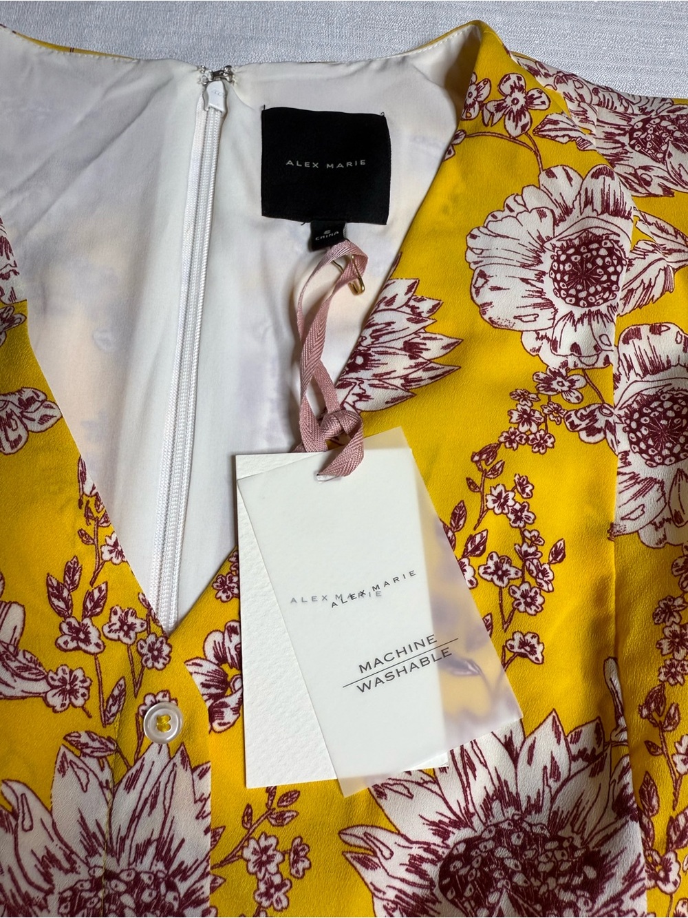 NWT Alex Marie Yellow Floral Dress Women’s Size 6 Flutter Sleeve Fit & Flare - Picture 4 of 10